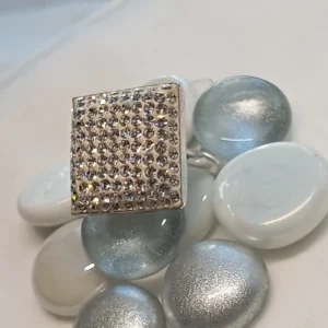 975