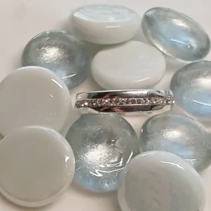 979